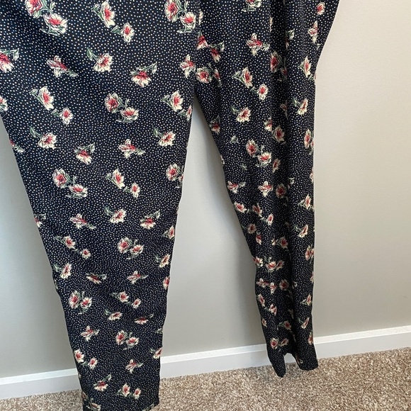 Molly Bracken 3/4 Sleeve Black 1/2‎ Zip Flower Print V-neck Jumpsuit Size Large - Picture 4 of 16